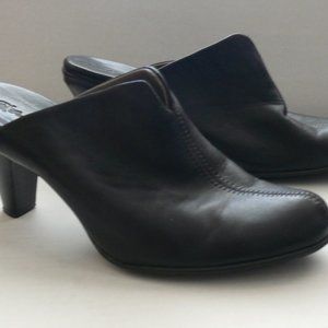 Born Black Mules 3" Heel sz 8